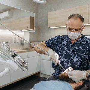 Est&eacute;tica dental en Terrassa - cada cuanto tiempo visitar dentista 300x300