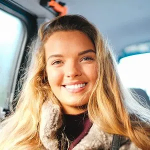Est&eacute;tica dental en Terrassa - verdades mentiras blanqueamiento dental 300x300